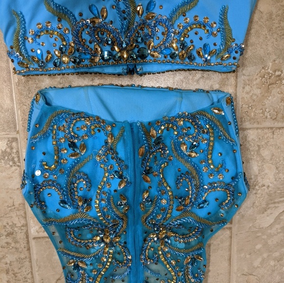 Dress - Picture 4 of 4